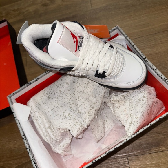 Jordan Retro 4 - Picture 3 of 5